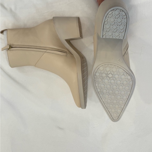 Seychelles Shining Star Cream Leather Pointed Toe Block Heel Bootie Size 9 - Picture 5 of 8